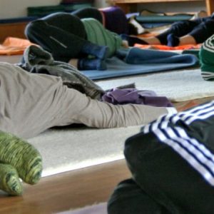 Feldenkrais Gruppenstunde am Boden